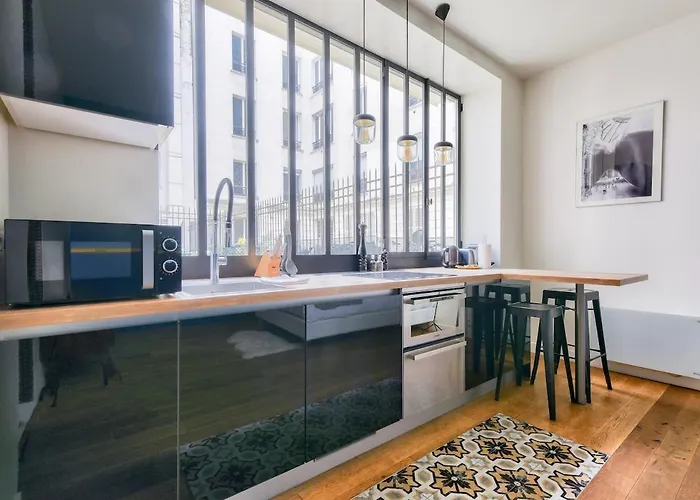 Modern 15 Mn Walk To Arc De Triomphe * パリ