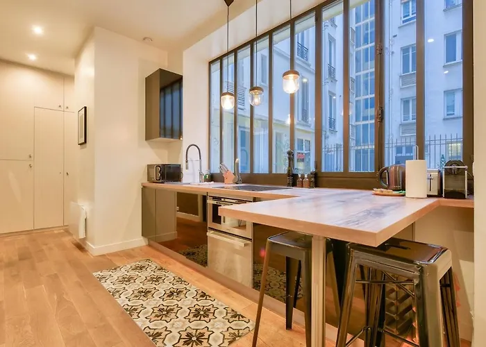 Modern 15 Mn Walk To Arc De Triomphe * パリ